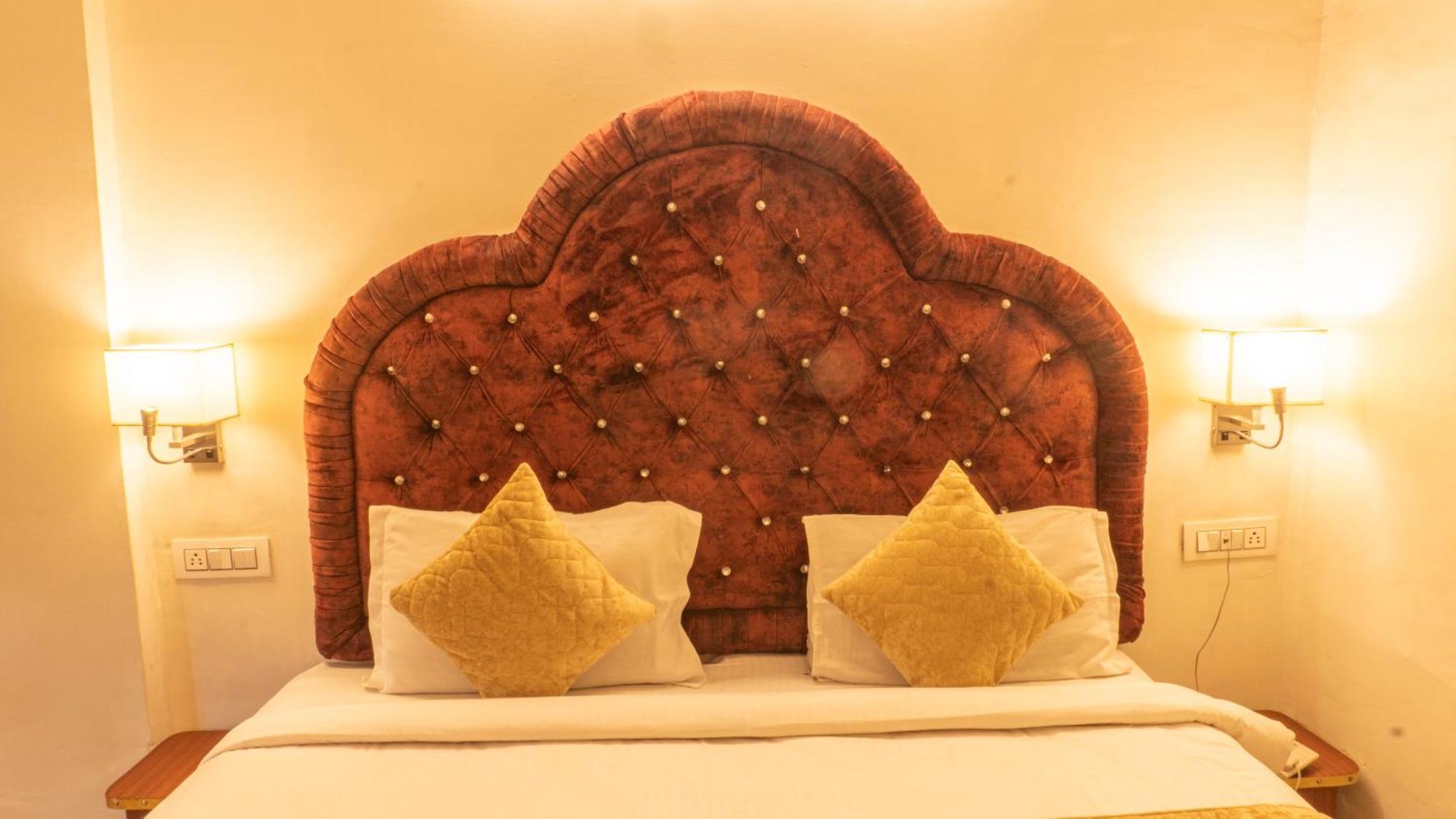 The Neeraj Palace Rishikesh Exterior photo