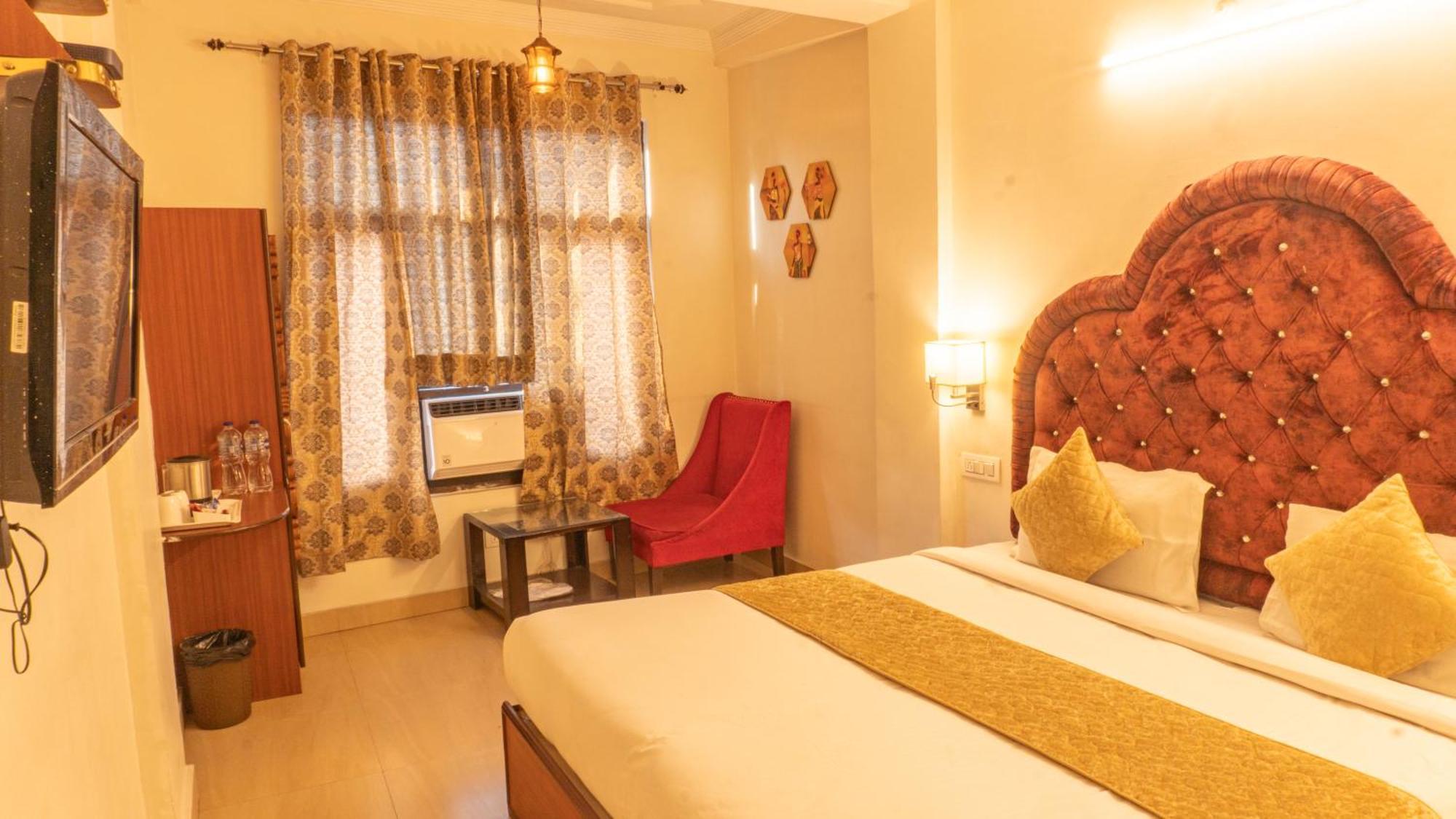 The Neeraj Palace Rishikesh Exterior photo